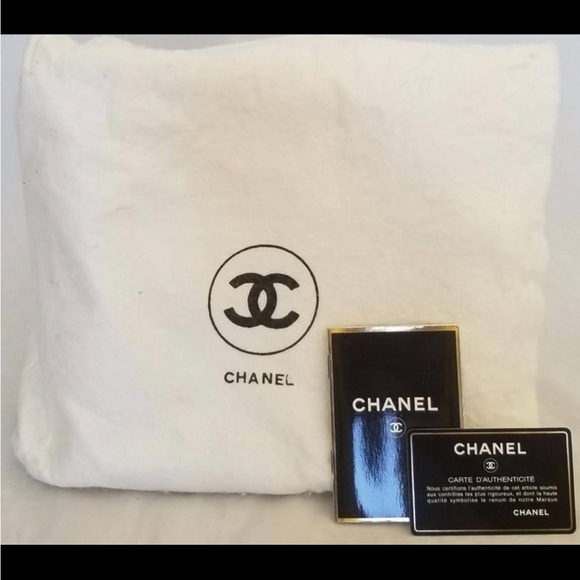 Authentic Chanel caviar white camera bag purse - Picture 8 of 9